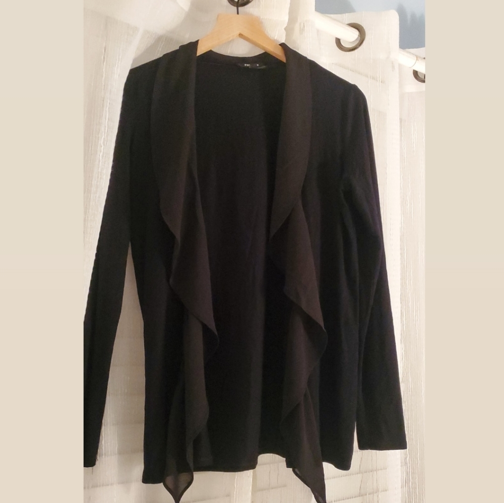 Premise- elegant ruffled cardigan